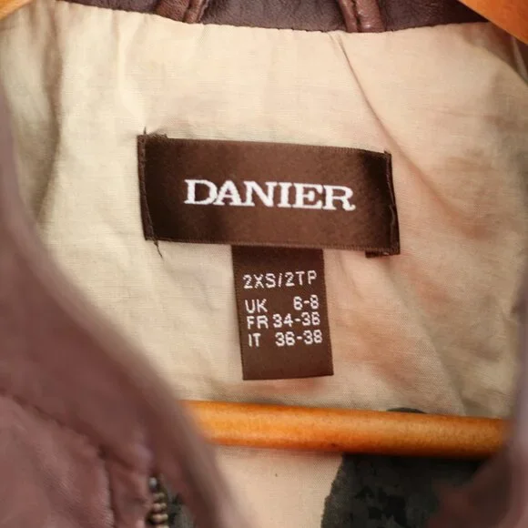 Danier brown leather jacket - Picture 5 of 5
